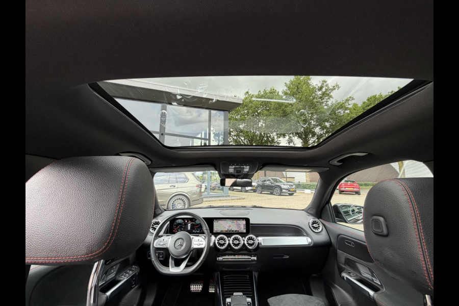 Mercedes-Benz Glb 200 Business Solution AMG PANORAMADAK | SFEERVERLICHTING | ELEKTRISCHE TREKHAAK | CAMERA | STOELVERWARMING | MERCEDES-DEALER ONDERHOUDEN | MERCEDES GARANTIE T/M 05-2028