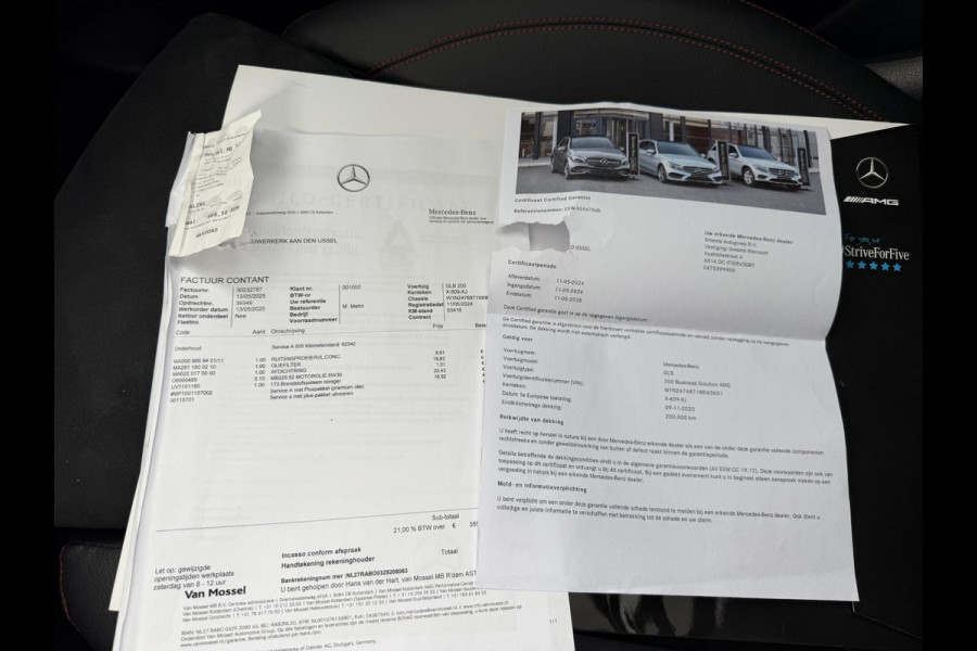 Mercedes-Benz Glb 200 Business Solution AMG PANORAMADAK | SFEERVERLICHTING | ELEKTRISCHE TREKHAAK | CAMERA | STOELVERWARMING | MERCEDES-DEALER ONDERHOUDEN | MERCEDES GARANTIE T/M 05-2028