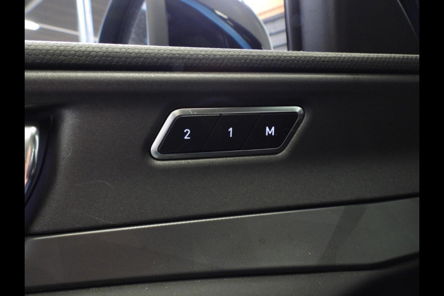 Lynk & Co 01 1.5 PHEV Plug-In ZWARTE HEMEL/360CAM/SCHUIFDAK/LED/20"LMV!