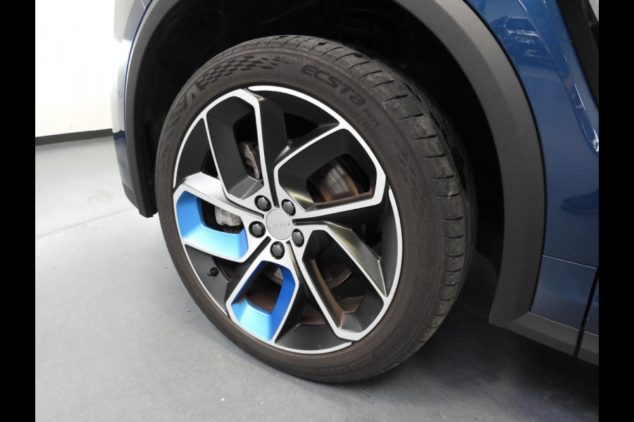 Lynk & Co 01 1.5 PHEV Plug-In ZWARTE HEMEL/360CAM/SCHUIFDAK/LED/20"LMV!