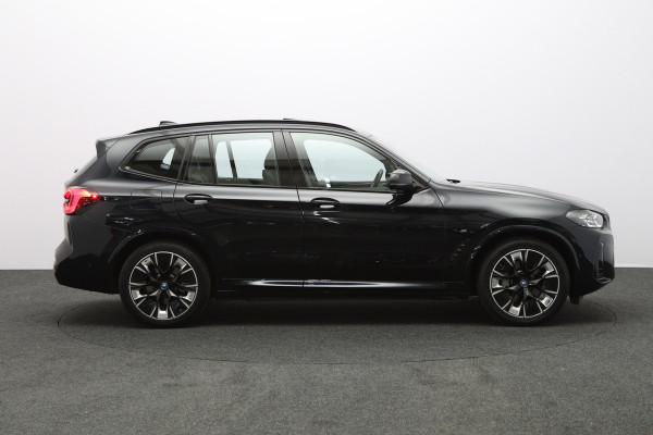 BMW iX3 High Executive 80 kWh 286 PK, SOH 99 %, Panoramadak, Driving Ass. Prof, 360 Camera, Head-Up, Carplay
