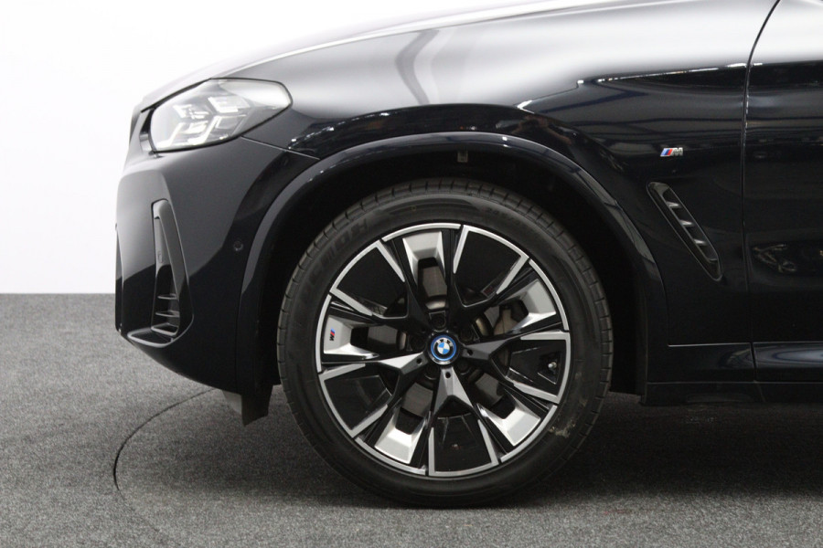 BMW iX3 High Executive 80 kWh 286 PK, SOH 99 %, Panoramadak, Driving Ass. Prof, 360 Camera, Head-Up, Carplay