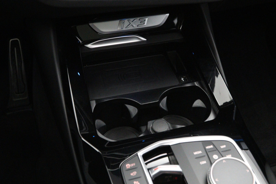 BMW iX3 High Executive 80 kWh 286 PK, SOH 99 %, Panoramadak, Driving Ass. Prof, 360 Camera, Head-Up, Carplay