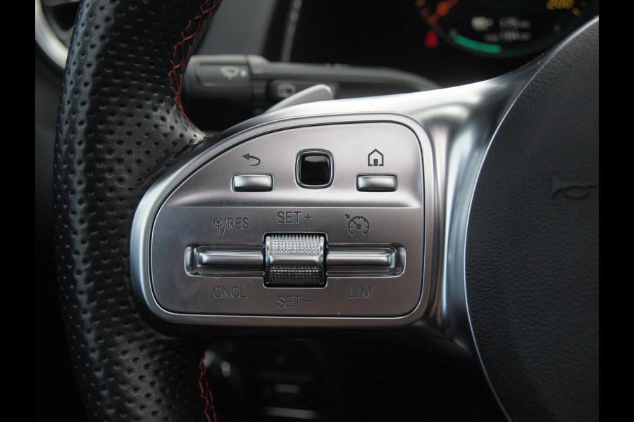 Mercedes-Benz EQB 250 AMG Line 7 Persoons 67 kWh | SOH 94% | Panoramadak | 360 Camera | Burmester | Apple Carplay |