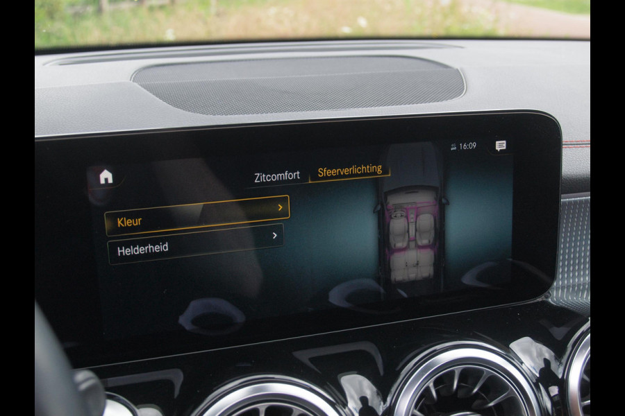 Mercedes-Benz EQB 250 AMG Line 7 Persoons 67 kWh | SOH 94% | Panoramadak | 360 Camera | Burmester | Apple Carplay |