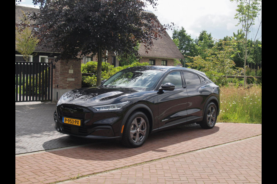 Ford Mustang Mach-E Extended RWD 98 kWh | SOH 94% | Camera | Apple Carplay | Cruise Control | NL-Auto |