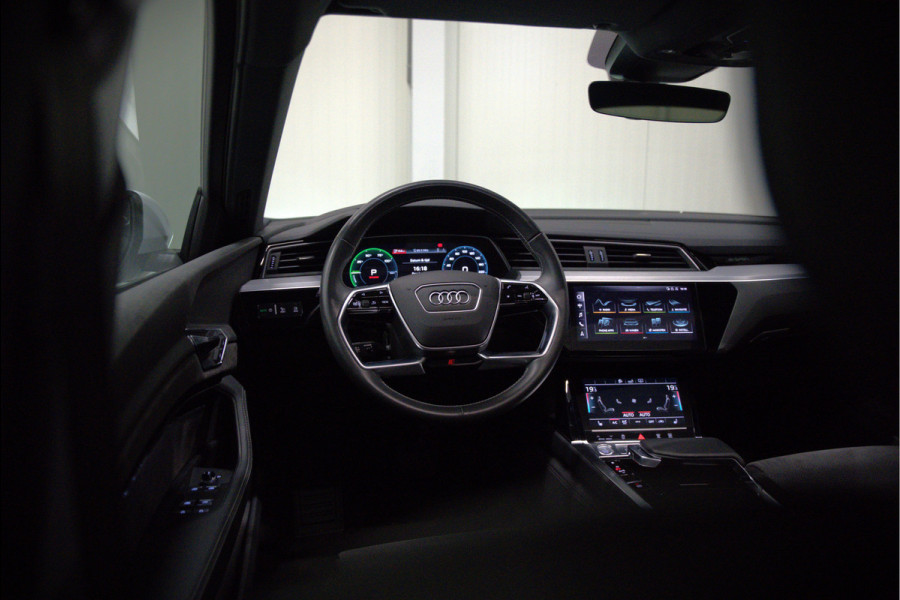 Audi e-tron e-tron 50 quattro Launch edition Black 71 kWh | Black Edition | Panoramadak | Memory Seat | Luchtvering | Adaptive Cruise Control | Keyless | Matrix LED | Stoelverwarming | NAP | SOH 92,28%