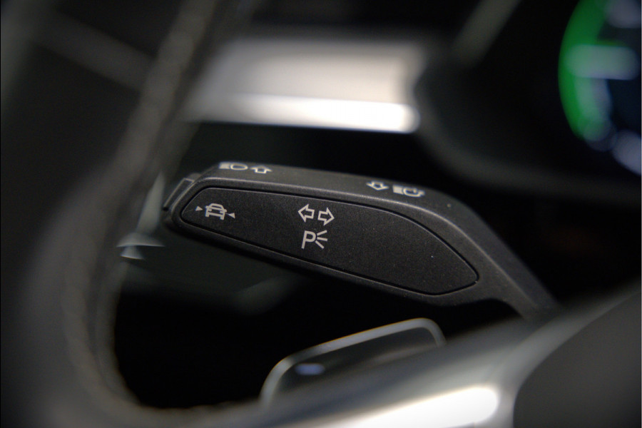 Audi e-tron e-tron 50 quattro Launch edition Black 71 kWh | Black Edition | Panoramadak | Memory Seat | Luchtvering | Adaptive Cruise Control | Keyless | Matrix LED | Stoelverwarming | NAP | SOH 92,28%