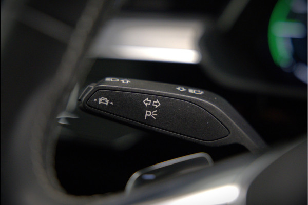 Audi e-tron e-tron 50 quattro Launch edition Black 71 kWh | Black Edition | Panoramadak | Memory Seat | Luchtvering | Adaptive Cruise Control | Keyless | Matrix LED | Stoelverwarming | NAP | SOH 92,28%