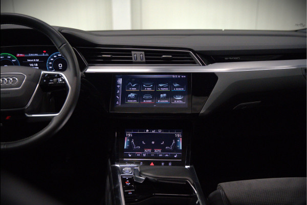 Audi e-tron e-tron 50 quattro Launch edition Black 71 kWh | Black Edition | Panoramadak | Memory Seat | Luchtvering | Adaptive Cruise Control | Keyless | Matrix LED | Stoelverwarming | NAP | SOH 92,28%