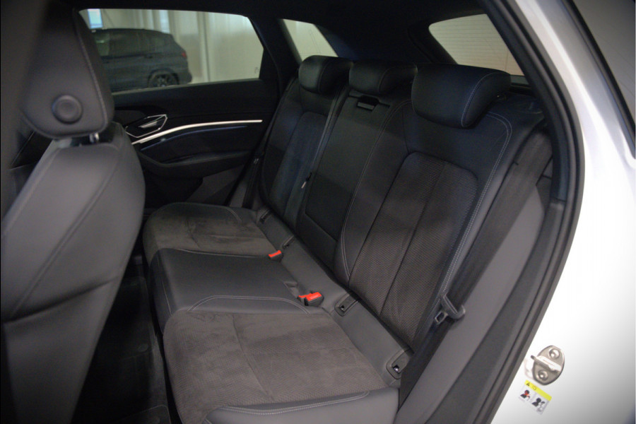 Audi e-tron e-tron 50 quattro Launch edition Black 71 kWh | Black Edition | Panoramadak | Memory Seat | Luchtvering | Adaptive Cruise Control | Keyless | Matrix LED | Stoelverwarming | NAP | SOH 92,28%