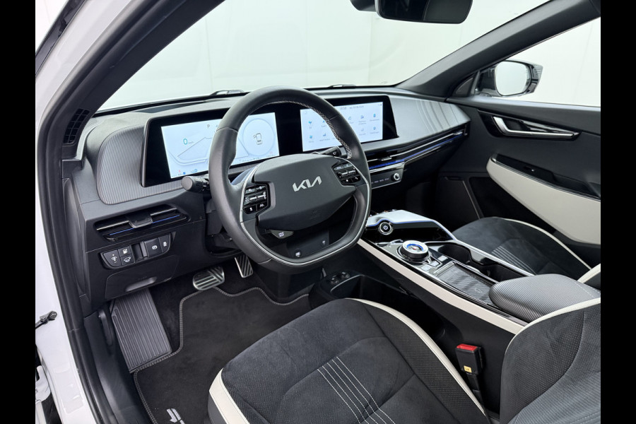 Kia Ev6 GT-Line 77.4 kWh SOH 95% Panoramadak V2L Warmtepomp Trekhaak Head-Up Display Meridian®-Surround Adap.Cruise Matrix Led 360°Camer Stoel+Stuurverwarming Stoel Massage+Ventilatie Elek.Stoelen+Memory Elek.Achterklep Privacy Glas Dealeronderhouden 1e Eigenaar Origineel Nederlandse Auto