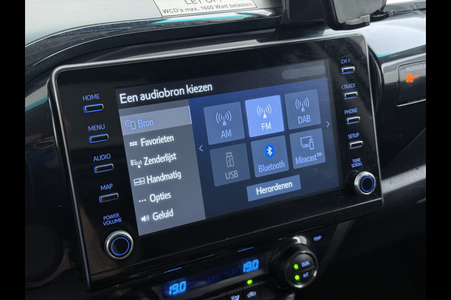 Toyota Hilux 2.4 D-4D 4WD Automaat Double Cab Prof. Lier Canopy Hardtop (Huif) Trekhaak Navi* via Apple Carplay Android Auto Ecc Camera Adap. Lane Assist Inbouw Kasten Bluetooth AWD EURO 6 400Nm 3.500kg Trekvermogen 1e Eigenaar Dealeronderhouden Origineel Nederlandse Auto