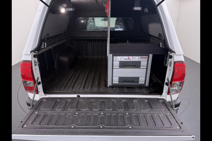 Toyota Hilux 2.4 D-4D 4WD Automaat Double Cab Prof. Lier Canopy Hardtop (Huif) Trekhaak Navi* via Apple Carplay Android Auto Ecc Camera Adap. Lane Assist Inbouw Kasten Bluetooth AWD EURO 6 400Nm 3.500kg Trekvermogen 1e Eigenaar Dealeronderhouden Origineel Nederlandse Auto
