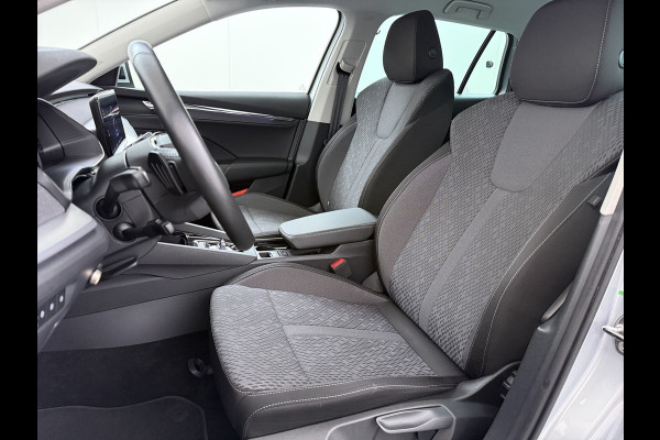 Škoda Octavia Combi 1.4TSI 245PK Automaat iV PHEV Hybride Adap.Cruise Stoelverwarming Navi 3-Zone Ecc Apple Carplay Android Auto Pdc Business  Elek.Achterklep Keyless advanced Lmv 18" Voorruitverwarming Led DAB 1e Eigenaar Origineel Nederlandse Auto
