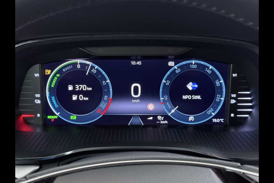 Škoda Octavia Combi 1.4TSI 245PK Automaat iV PHEV Hybride Adap.Cruise Stoelverwarming Navi 3-Zone Ecc Apple Carplay Android Auto Pdc Business  Elek.Achterklep Keyless advanced Lmv 18" Voorruitverwarming Led DAB 1e Eigenaar Origineel Nederlandse Auto