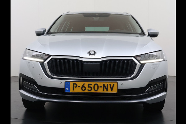 Škoda Octavia Combi 1.4TSI 245PK Automaat iV PHEV Hybride Adap.Cruise Stoelverwarming Navi 3-Zone Ecc Apple Carplay Android Auto Pdc Business  Elek.Achterklep Keyless advanced Lmv 18" Voorruitverwarming Led DAB 1e Eigenaar Origineel Nederlandse Auto