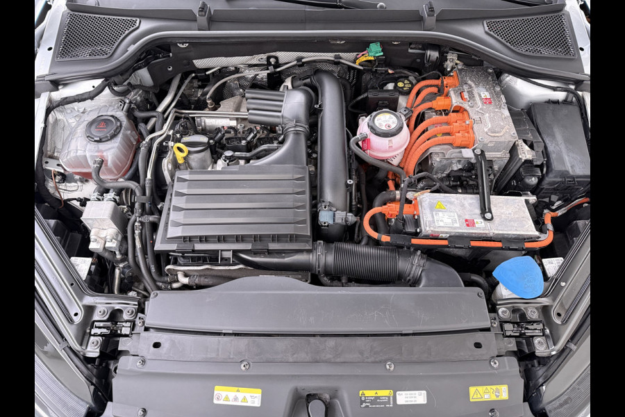 Škoda Octavia Combi 1.4TSI 245PK Automaat iV PHEV Hybride Adap.Cruise Stoelverwarming Navi 3-Zone Ecc Apple Carplay Android Auto Pdc Business  Elek.Achterklep Keyless advanced Lmv 18" Voorruitverwarming Led DAB 1e Eigenaar Origineel Nederlandse Auto