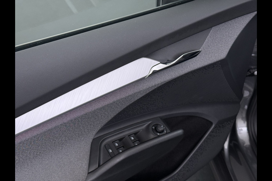 Škoda ENYAQ iV 60 SOH 94% Trekhaak Warmtepomp Navi Ecc Apple Carplay Android Auto Cruise Control Pdc Keyless Advanced Privacy Glas Led DAB Isofix Draadloze telefoonlader Rijstrooksensor 1.000KG Trekgewicht 1e Eigenaar Origineel Nederlandse Auto