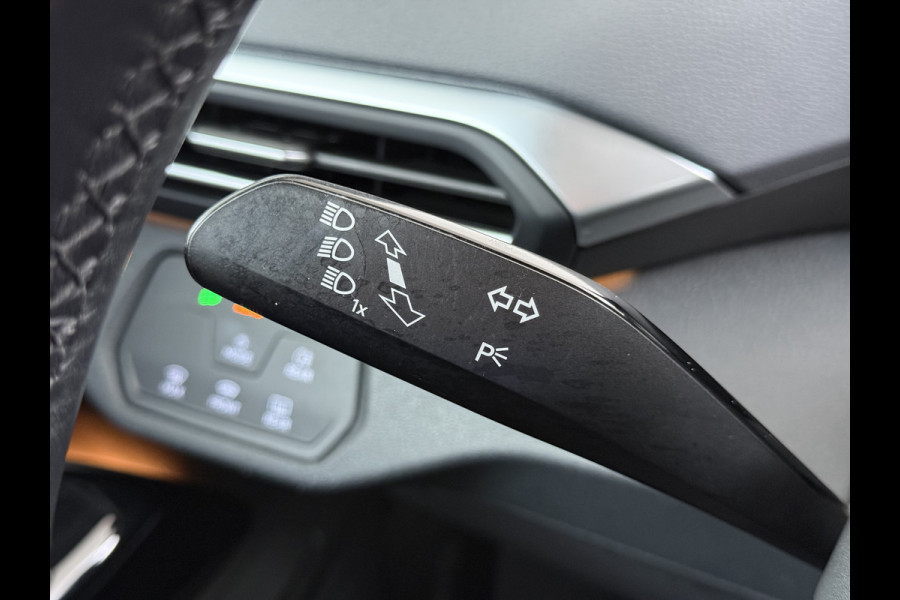 Volkswagen ID.4 1st 82Wh SOH 92,6% Navi Camera Adap.Cruise Pdc Stoel+Stuurverwarming Apple Carplay Android Auto Privacy Glas Lmv 20" Led Bluetooth Voorruitverwarming Isofix 1e Eigenaar Origineel Nederlandse Auto