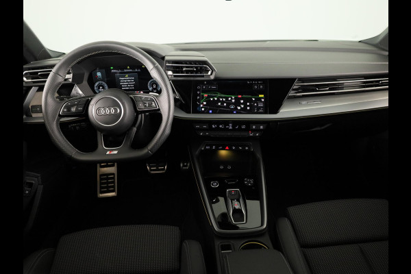 Audi A3 Sportback 40 TFSI e S edition 204 pk S-tronic | Verlengde garantie | Navigatie | Parkeersensoren (Park assist) | Achteruitrijcamera | Adaptieve cruise control | Stoelverwarming | S-Line |