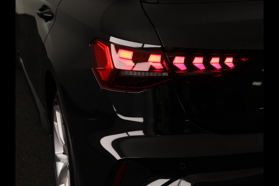 Audi A3 Sportback 40 TFSI e S edition 204 pk S-tronic | Verlengde garantie | Navigatie | Parkeersensoren (Park assist) | Achteruitrijcamera | Adaptieve cruise control | Stoelverwarming | S-Line |