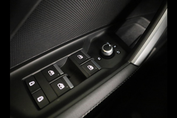 Audi A3 Sportback 40 TFSI e S edition 204 pk S-tronic | Verlengde garantie | Navigatie | Parkeersensoren (Park assist) | Achteruitrijcamera | Adaptieve cruise control | Stoelverwarming | S-Line |