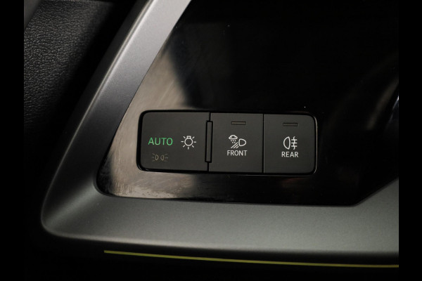 Audi A3 Sportback 40 TFSI e S edition 204 pk S-tronic | Verlengde garantie | Navigatie | Parkeersensoren (Park assist) | Achteruitrijcamera | Adaptieve cruise control | Stoelverwarming | S-Line |