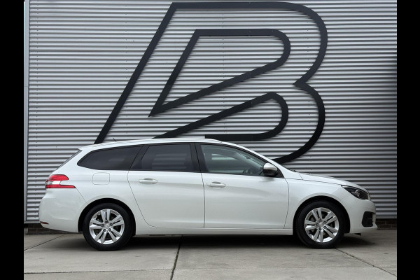 Peugeot 308 SW 1.2 PureTech Blue Lease Executive 2e Eigenaar|Navi|Clima|Cruise|Pano|Trekhaak|Carplay|PDC V+A|D-riem vv in2024|N.A.P|APK tot 04-2027