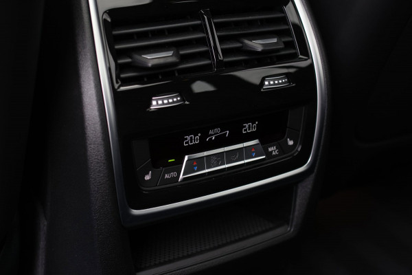 BMW X5 XDrive50e M-Sport Pro *Sky-Lounge*B&W*M-Stoelen*Achteras-Besturing*