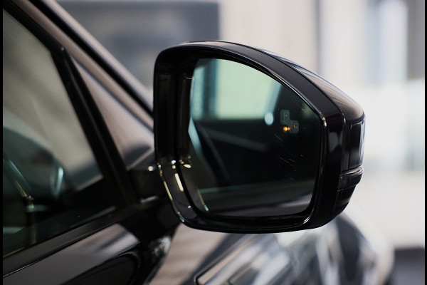 Land Rover Range Rover Evoque 1.5 P300e AWD R-Dynamic SE / Meridian / Panoramadak / Leder / Memory / Camera / Acc / Lane Assist
