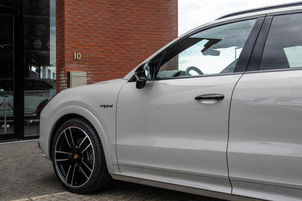 Porsche Cayenne 3.0 E-Hybrid Platinum Edition 4-Wielsturing VOLL