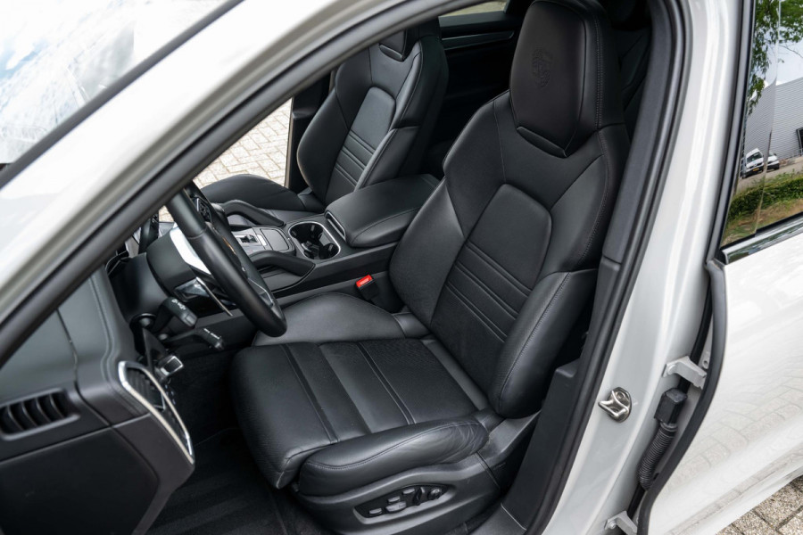 Porsche Cayenne 3.0 E-Hybrid Platinum Edition 4-Wielsturing VOLL