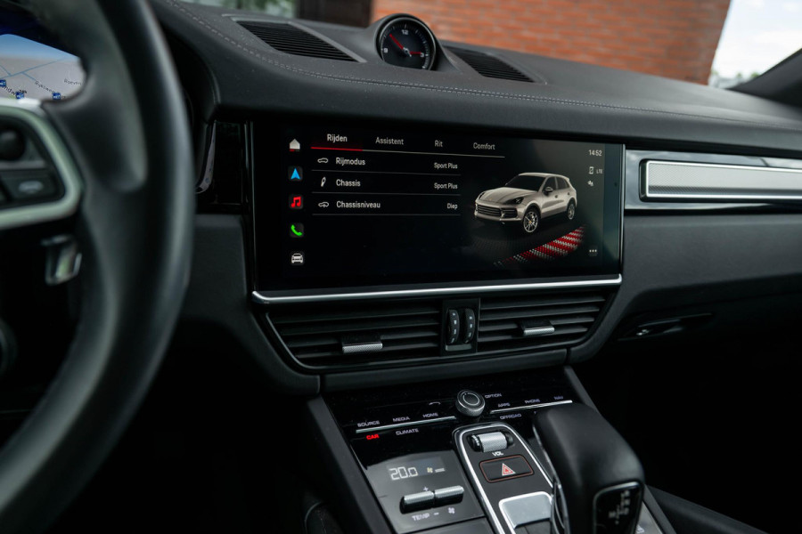Porsche Cayenne 3.0 E-Hybrid Platinum Edition 4-Wielsturing VOLL