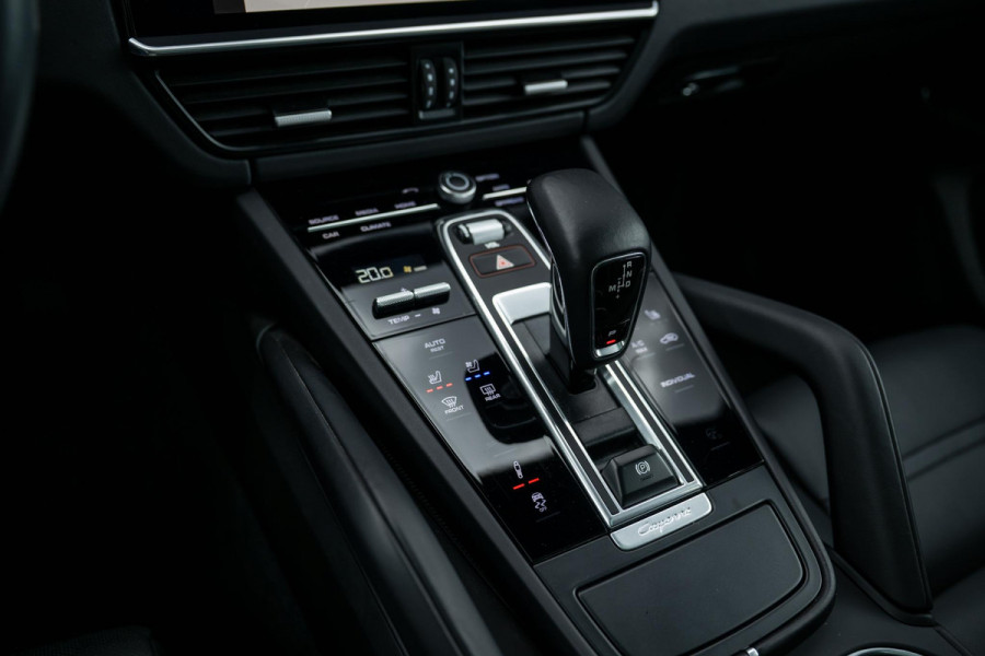 Porsche Cayenne 3.0 E-Hybrid Platinum Edition 4-Wielsturing VOLL