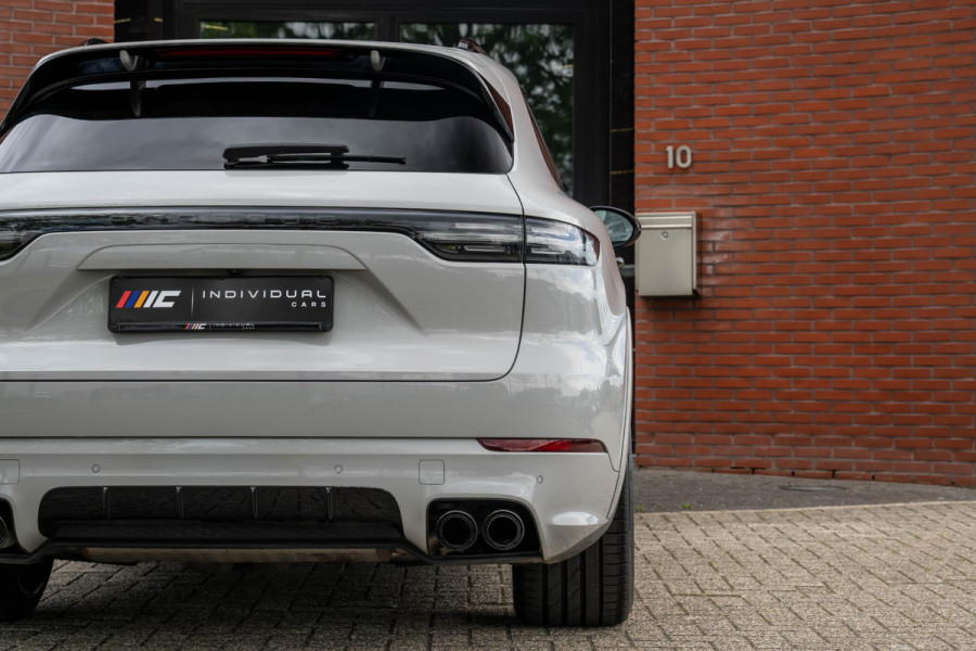 Porsche Cayenne 3.0 E-Hybrid Platinum Edition 4-Wielsturing VOLL