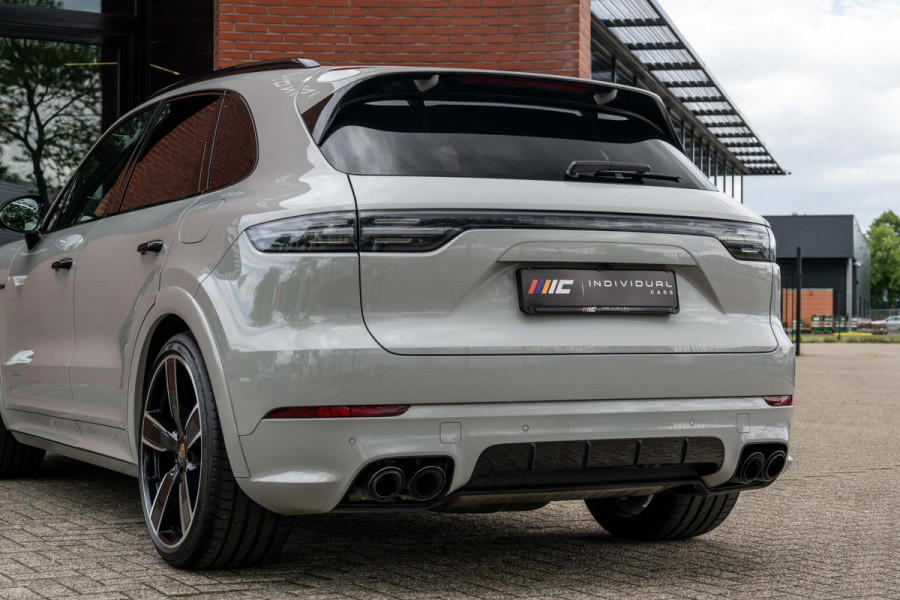 Porsche Cayenne 3.0 E-Hybrid Platinum Edition 4-Wielsturing VOLL