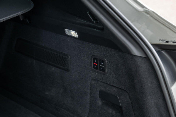 Porsche Cayenne 3.0 E-Hybrid Platinum Edition 4-Wielsturing VOLL