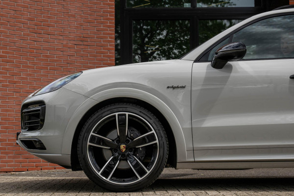 Porsche Cayenne 3.0 E-Hybrid Platinum Edition 4-Wielsturing VOLL