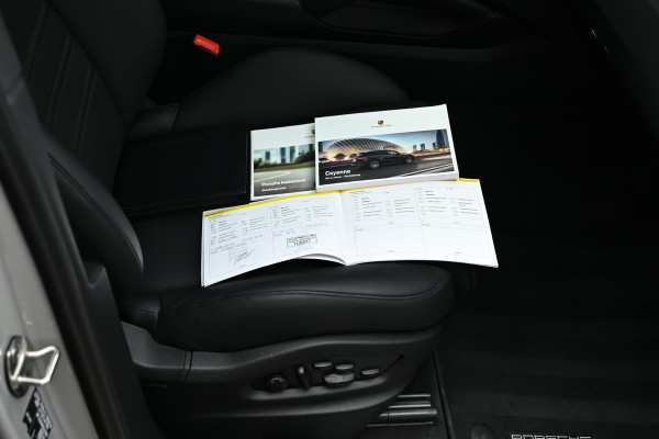 Porsche Cayenne 3.0 E-Hybrid Platinum Edition 4-Wielsturing VOLL