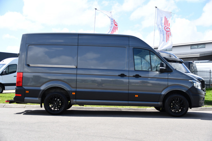 Volkswagen Crafter 35 2.0 TDI L3H3 PB Edition Camera, Cruise, Carplay, automaat, Airco, Trekhaak, Mulitmedia, 140pk, Uniek!