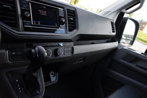 Volkswagen Crafter 35 2.0 TDI L3H3 PB Edition Camera, Cruise, Carplay, automaat, Airco, Trekhaak, Mulitmedia, 140pk, Uniek!