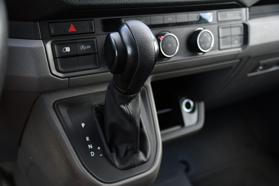 Volkswagen Crafter 35 2.0 TDI L3H3 PB Edition Camera, Cruise, Carplay, automaat, Airco, Trekhaak, Mulitmedia, 140pk, Uniek!