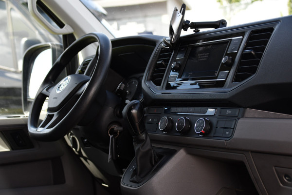Volkswagen Crafter 35 2.0 TDI L3H3 PB Edition Camera, Cruise, Carplay, automaat, Airco, Trekhaak, Mulitmedia, 140pk, Uniek!
