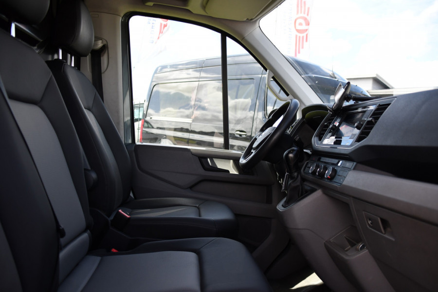 Volkswagen Crafter 35 2.0 TDI L3H3 PB Edition Camera, Cruise, Carplay, automaat, Airco, Trekhaak, Mulitmedia, 140pk, Uniek!