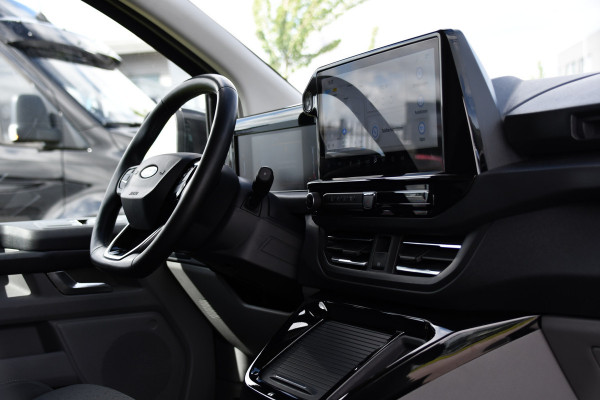 Ford Transit Custom 300 2.0 TDCI L2H1 Black Edition Full Options! Adaptieve Cruise, Virtual, Camera, LED, Carplay, 170pk, Trekhaak, Stuurverwarming, Automaat, Stoelverwarming, Uniek!