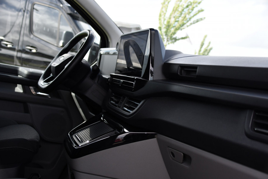 Ford Transit Custom 300 2.0 TDCI L2H1 Black Edition Full Options! Adaptieve Cruise, Virtual, Camera, LED, Carplay, 170pk, Trekhaak, Stuurverwarming, Automaat, Stoelverwarming, Uniek!