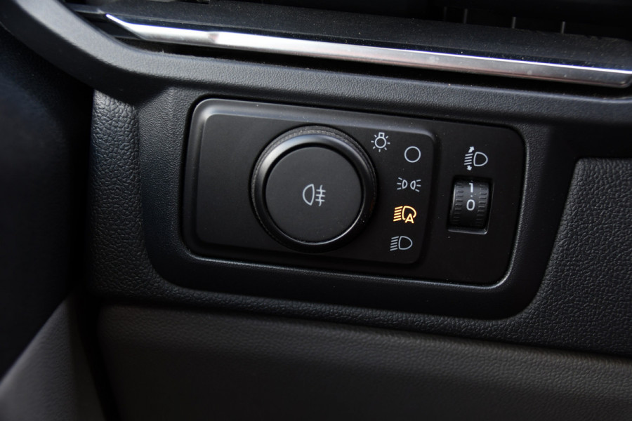 Ford Transit Custom 300 2.0 TDCI L2H1 Black Edition Full Options! Adaptieve Cruise, Virtual, Camera, LED, Carplay, 170pk, Trekhaak, Stuurverwarming, Automaat, Stoelverwarming, Uniek!