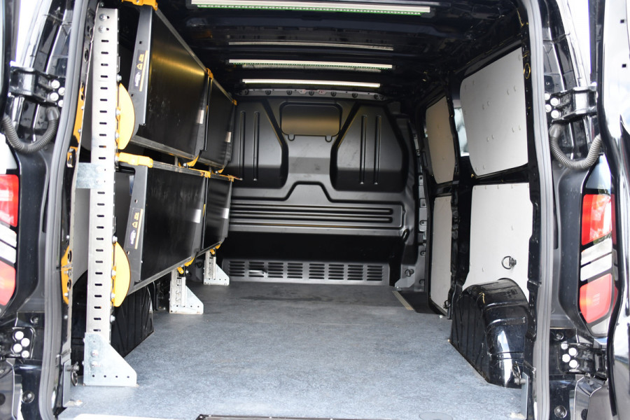 Ford Transit Custom 300 2.0 TDCI L2H1 Black Edition Full Options! Adaptieve Cruise, Virtual, Camera, LED, Carplay, 170pk, Trekhaak, Stuurverwarming, Automaat, Stoelverwarming, Uniek!