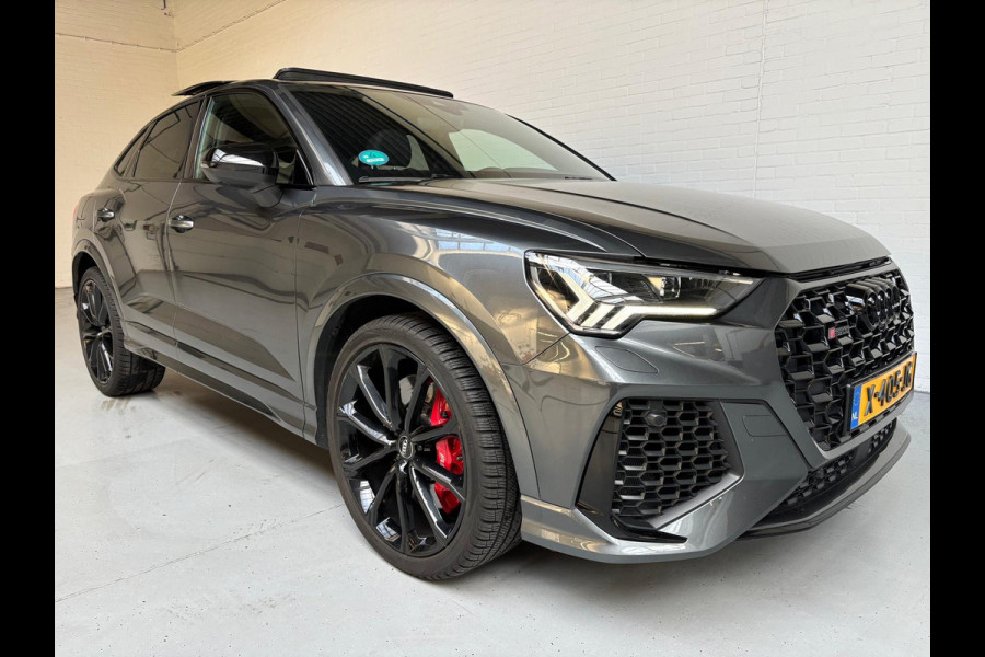 Audi RSQ3 Sportback Automaat 2.5 TFSI 400PK Quattro Daytona Grey, Black Pakket, Alcantara/Half Leder, Schuifdak, 21inch, Trekhaak